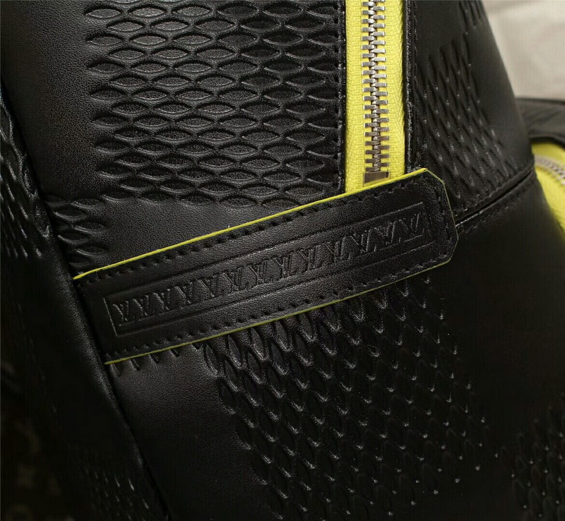 LV Backpack 1;1 Quality-160