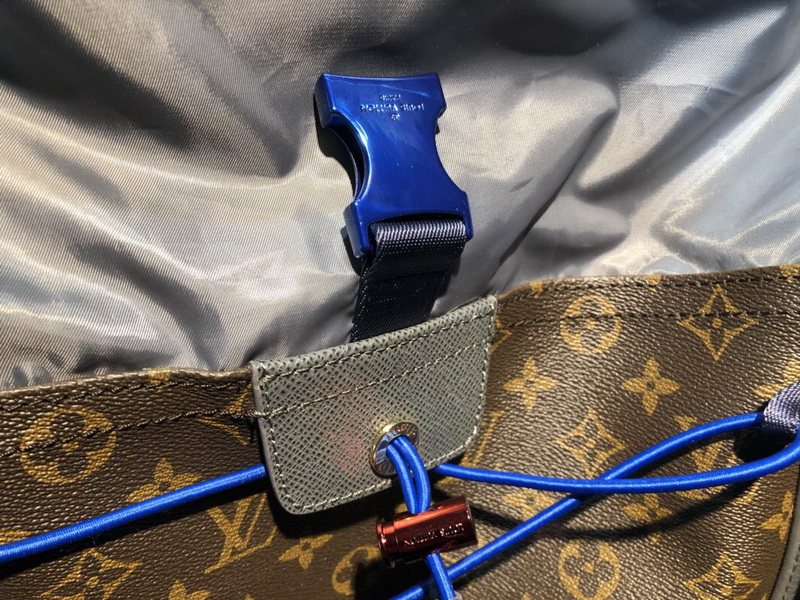 LV Backpack 1;1 Quality-161