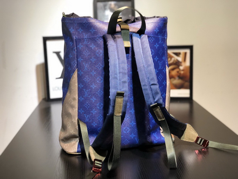 LV Backpack 1;1 Quality-162