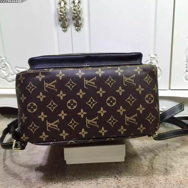 LV Backpack 11 Quality-018