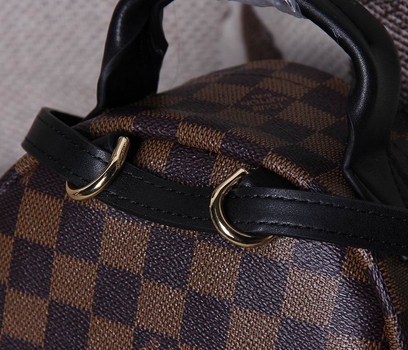 LV Backpack 11 Quality-020