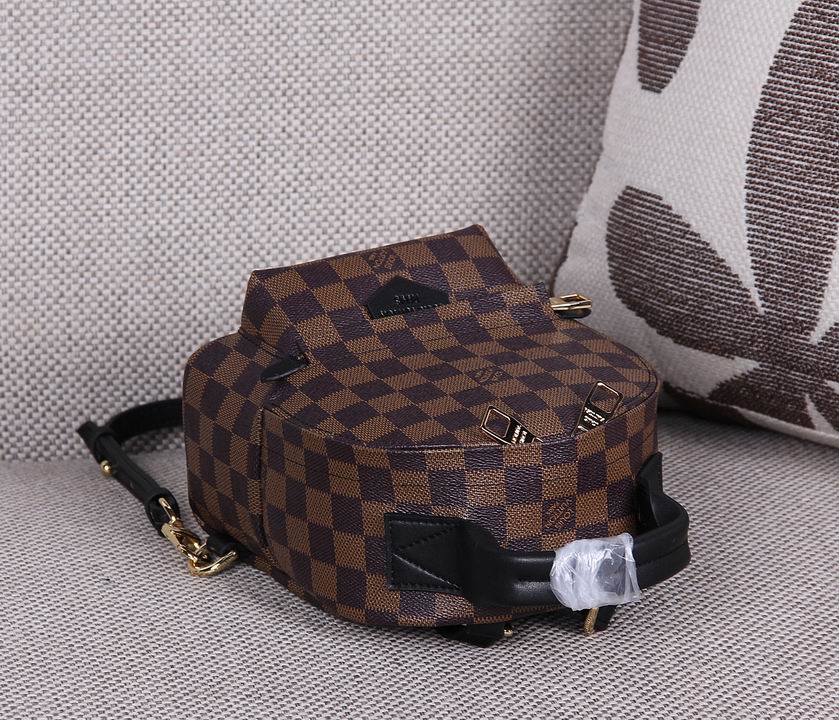 LV Backpack 11 Quality-020