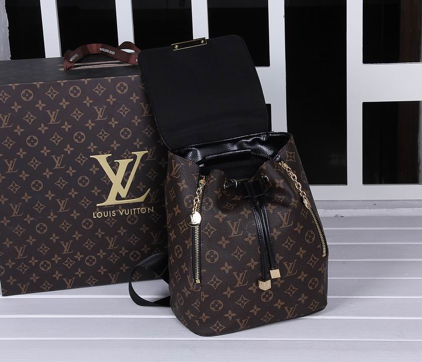 LV Backpack 11 Quality-022