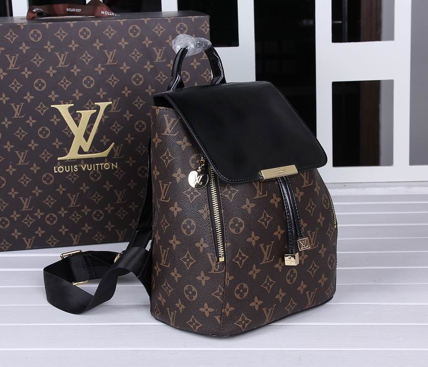 LV Backpack 11 Quality-022