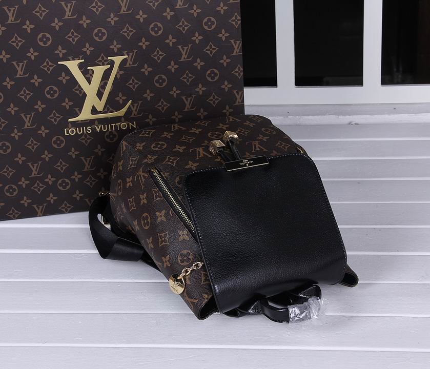 LV Backpack 11 Quality-022