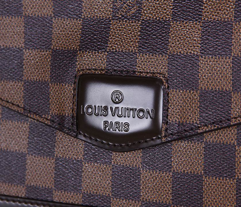 LV Backpack 11 Quality-028