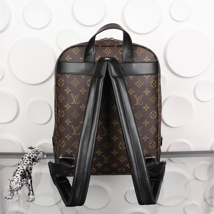 LV Backpack 11 Quality-033