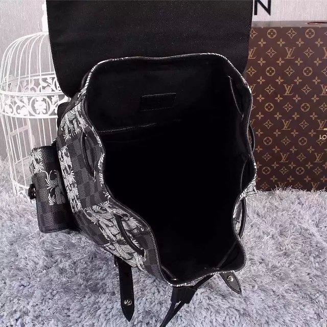 LV Backpack 11 Quality-035