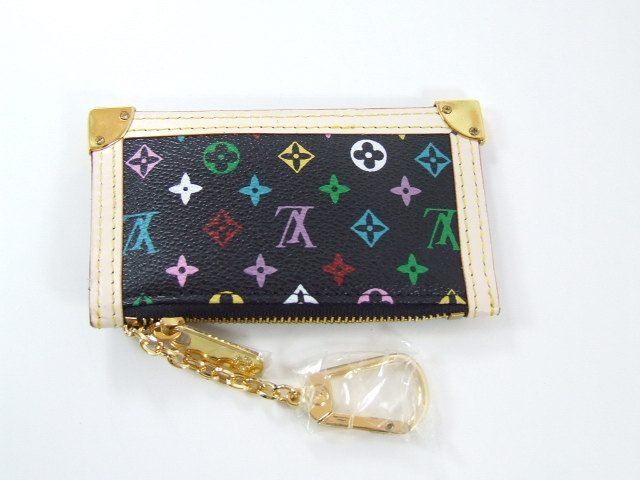 LV Coin pouches-007