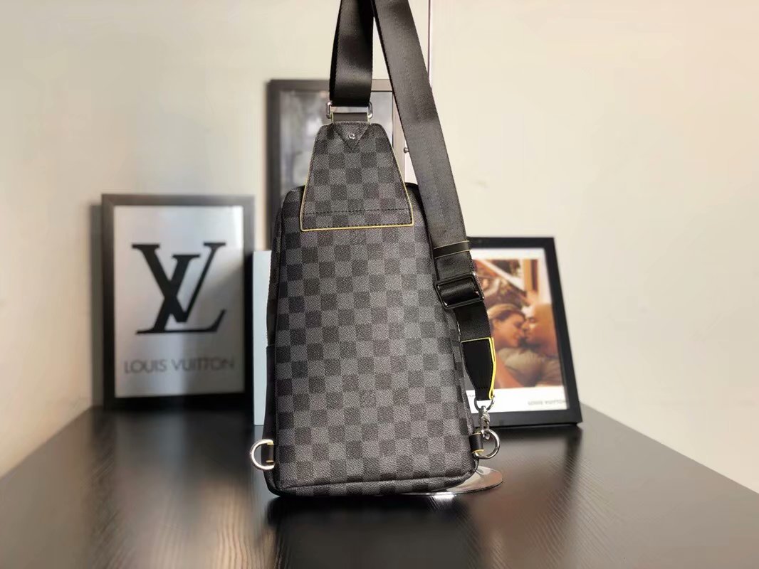 LV Men Hangbags AAA-001