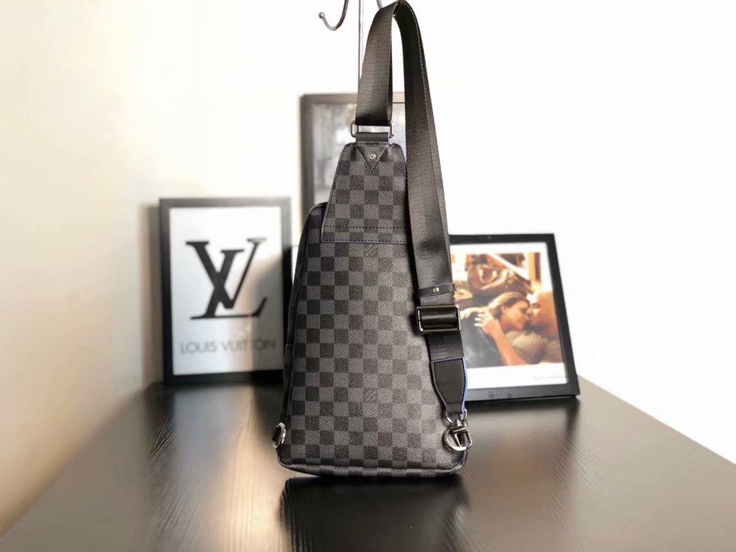 LV Men Hangbags AAA-002