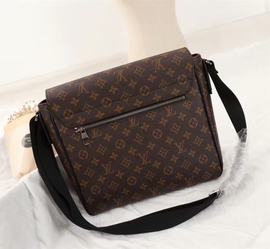 LV Men Hangbags AAA-004