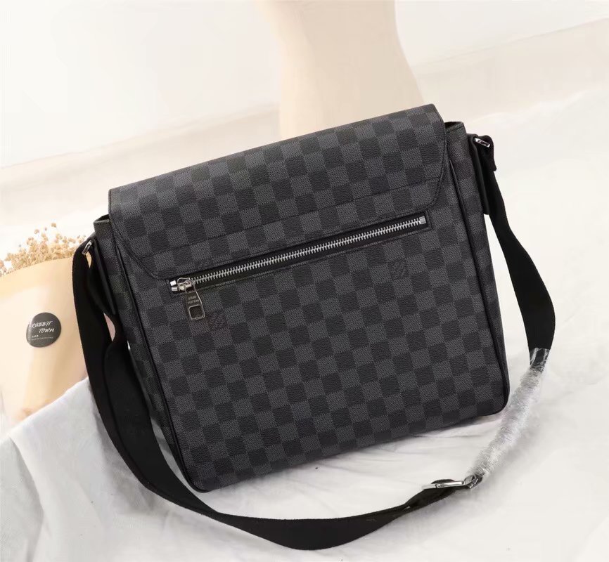 LV Men Hangbags AAA-005