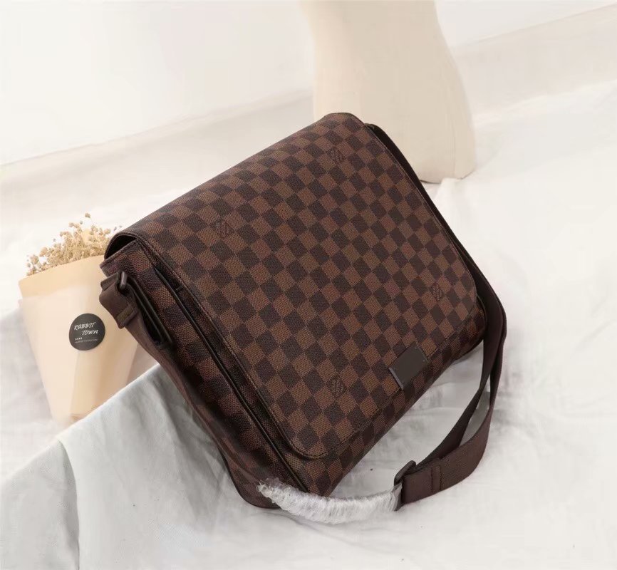 LV Men Hangbags AAA-006