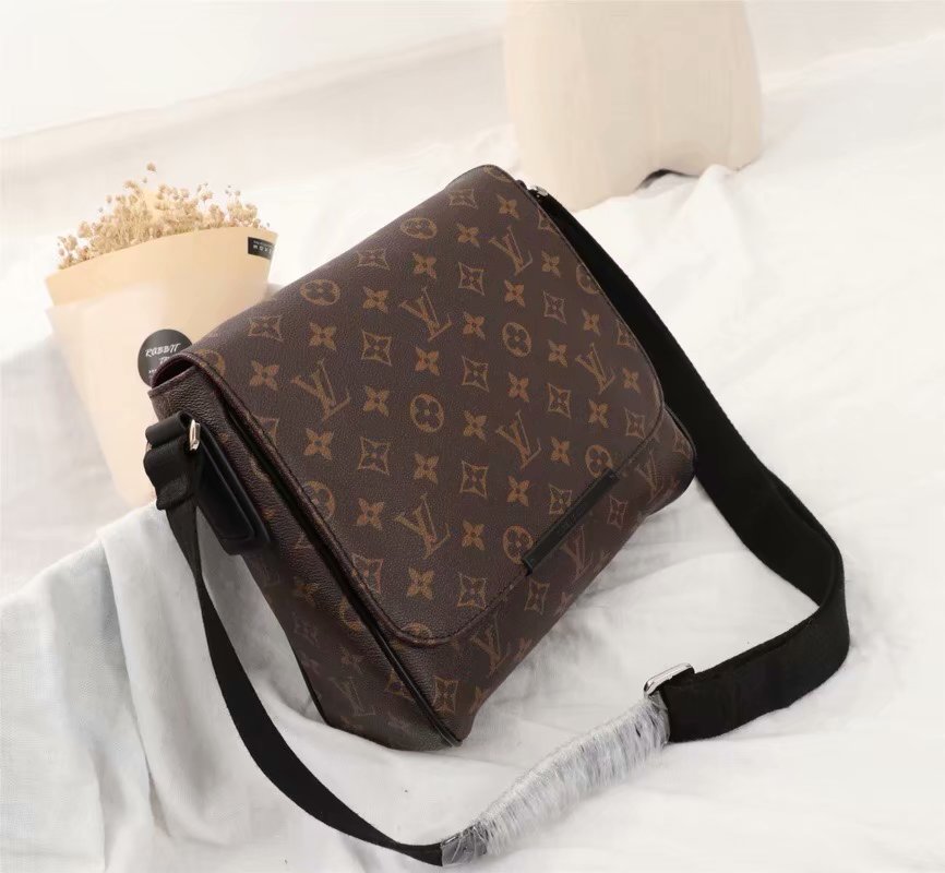 LV Men Hangbags AAA-007