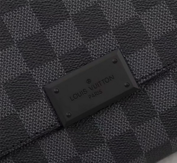 LV Men Hangbags AAA-008