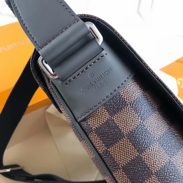 LV Men Hangbags AAA-010