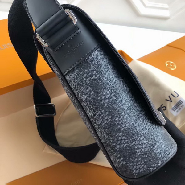 LV Men Hangbags AAA-011