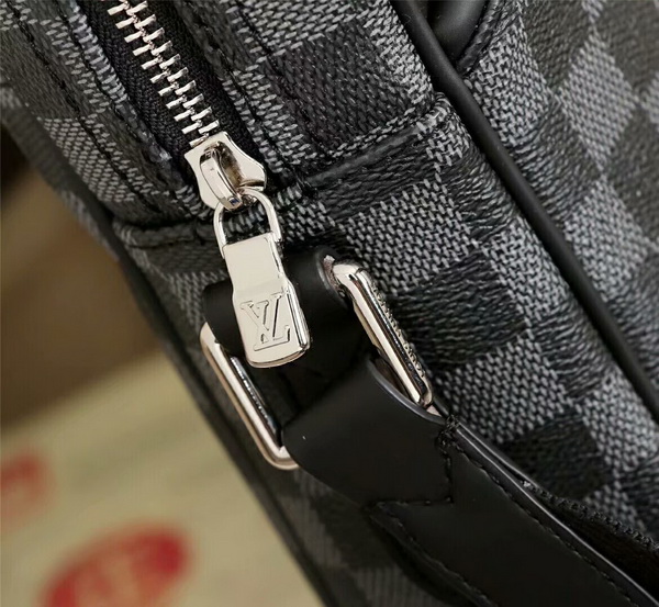 LV Men Hangbags AAA-012