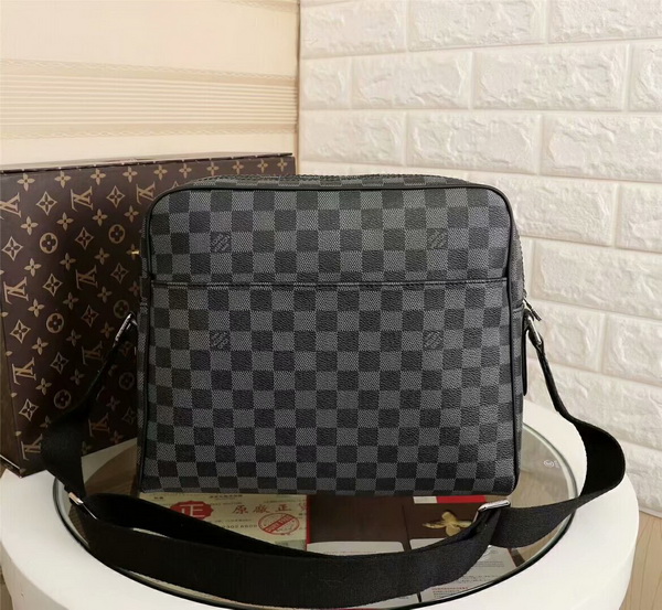 LV Men Hangbags AAA-012