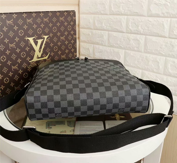 LV Men Hangbags AAA-012