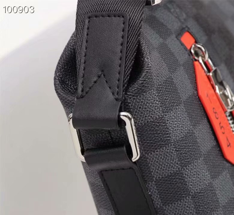 LV Men Hangbags AAA-014