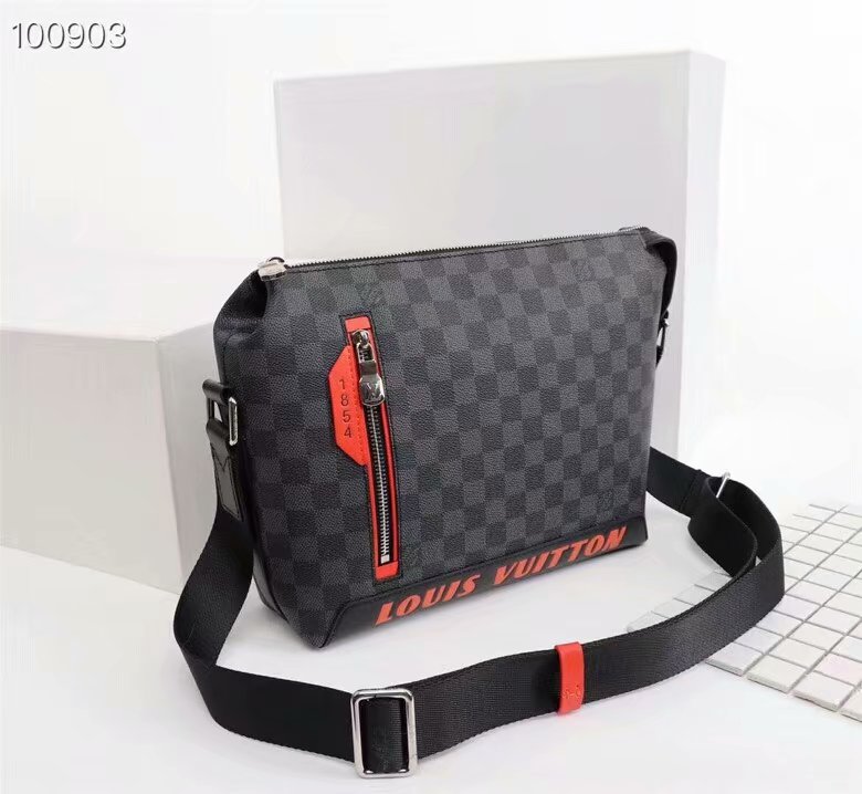 LV Men Hangbags AAA-014