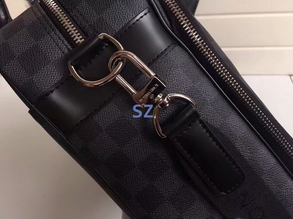 LV Men Hangbags AAA-015