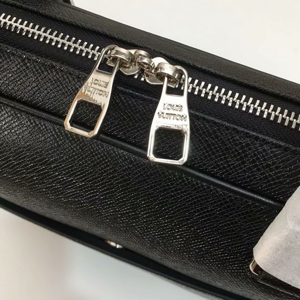 LV Men Hangbags AAA-018