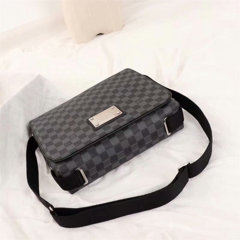 LV Men Hangbags AAA-029