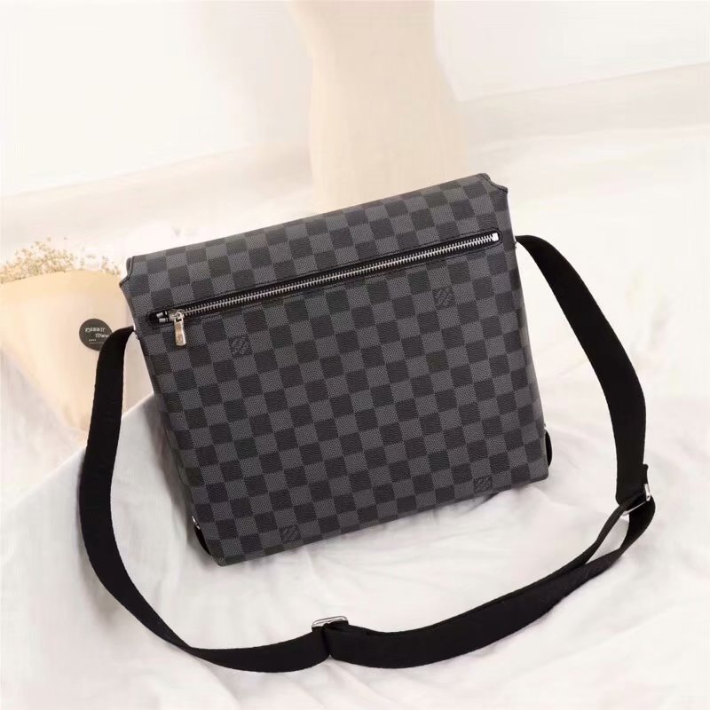 LV Men Hangbags AAA-029