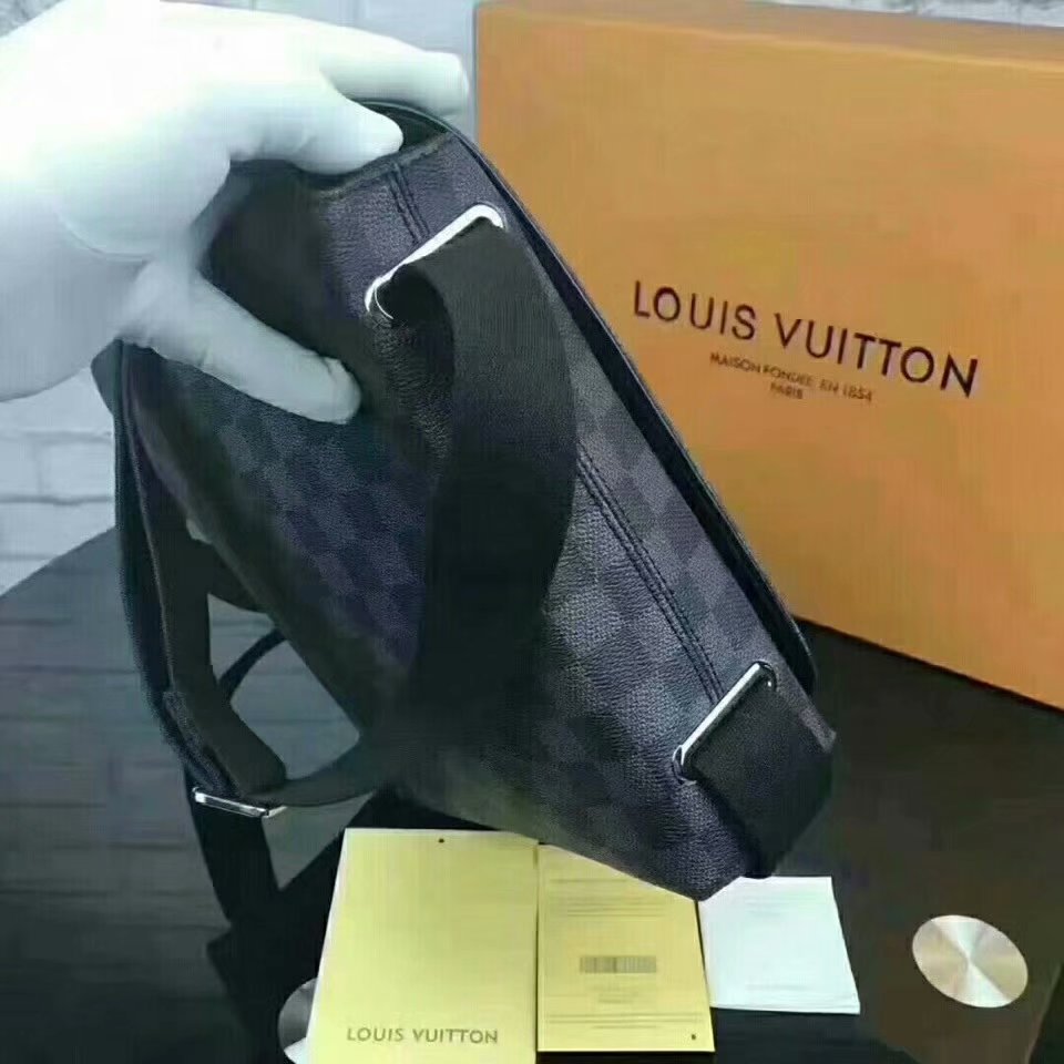 LV Men Hangbags AAA-031