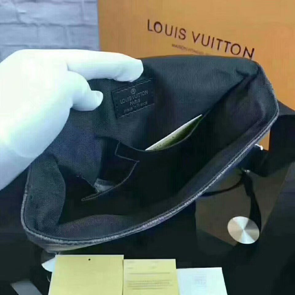 LV Men Hangbags AAA-031