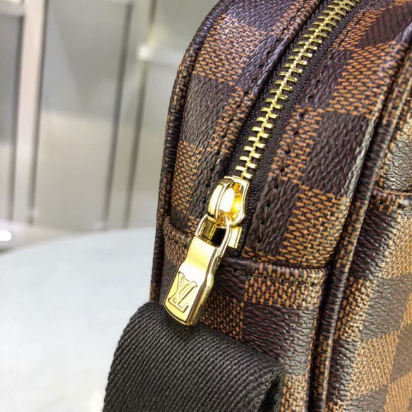 LV Men Hangbags AAA-032