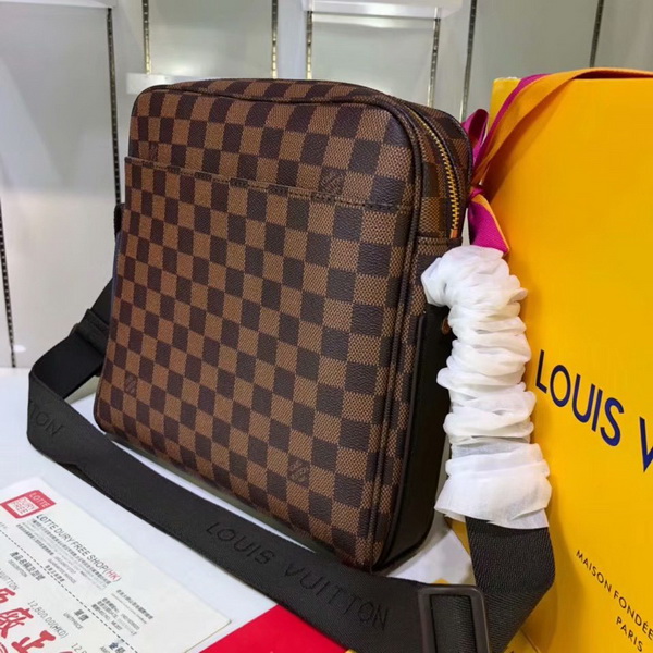 LV Men Hangbags AAA-032