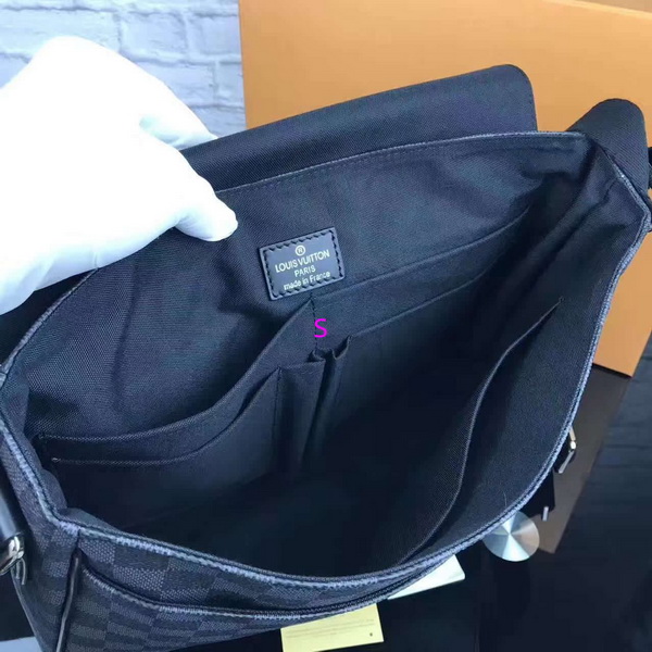 LV Men Hangbags AAA-035