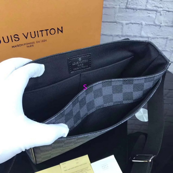 LV Men Hangbags AAA-036