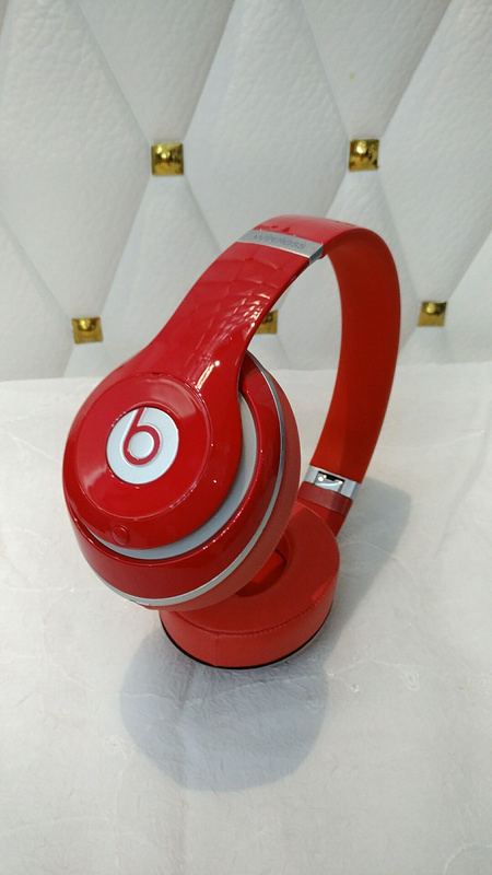 Monster Beats  studio wireless 3-002