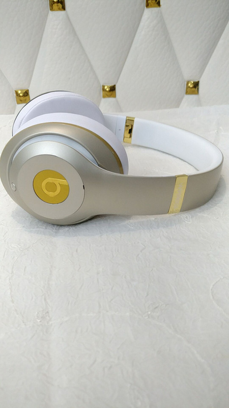 Monster Beats  studio wireless 3-004