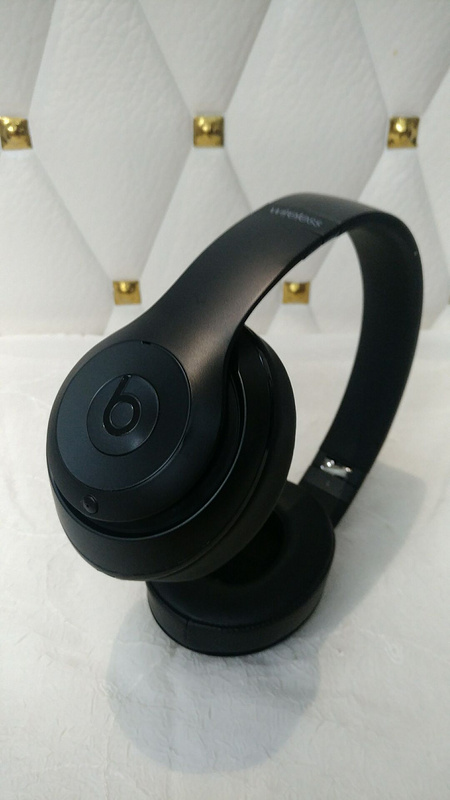 Monster Beats  studio wireless 3-006