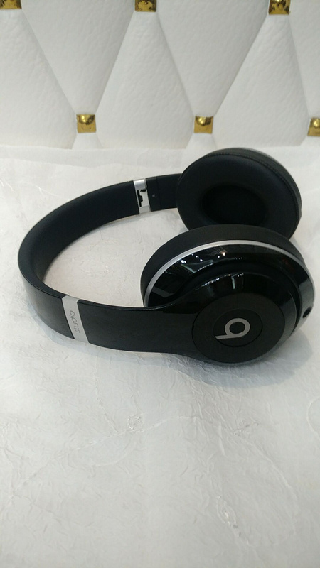 Monster Beats  studio wireless 3-008