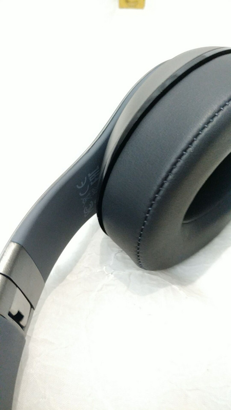 Monster Beats  studio wireless 3-009