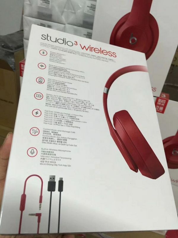 Monster Beats  studio wireless 3-010