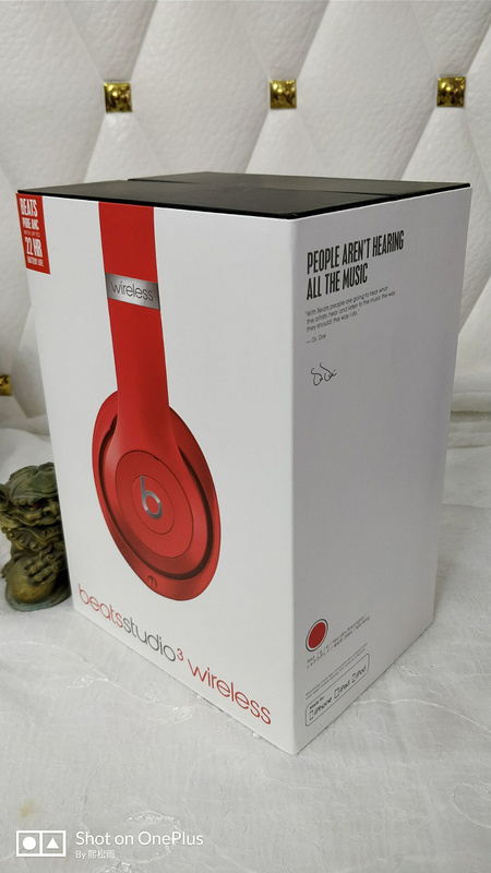 Monster Beats  studio wireless 3-010