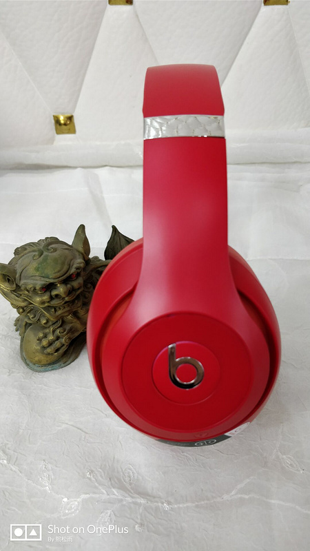 Monster Beats  studio wireless 3-010