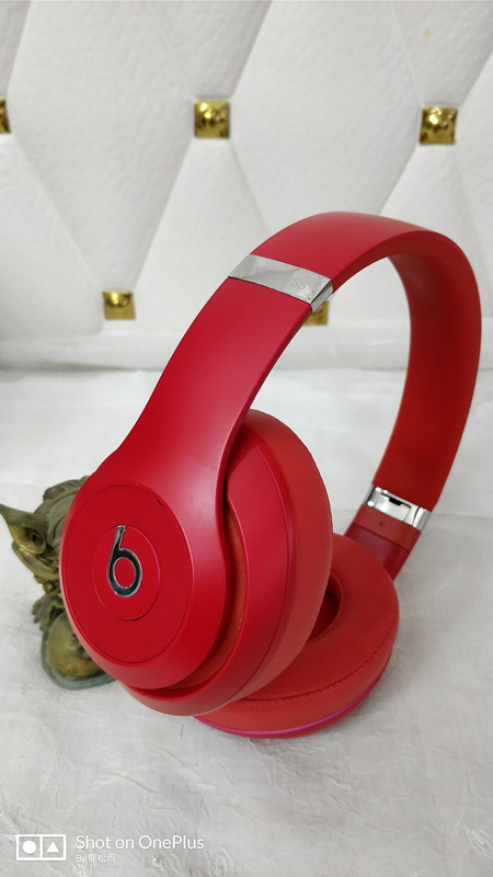 Monster Beats  studio wireless 3-010