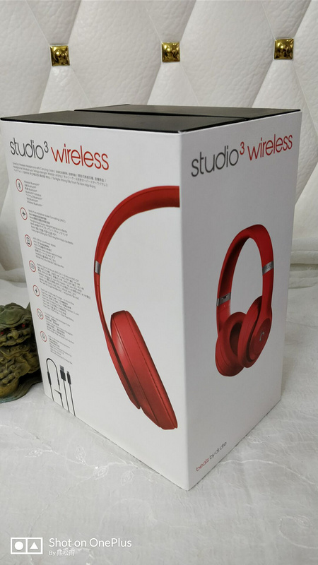 Monster Beats  studio wireless 3-010