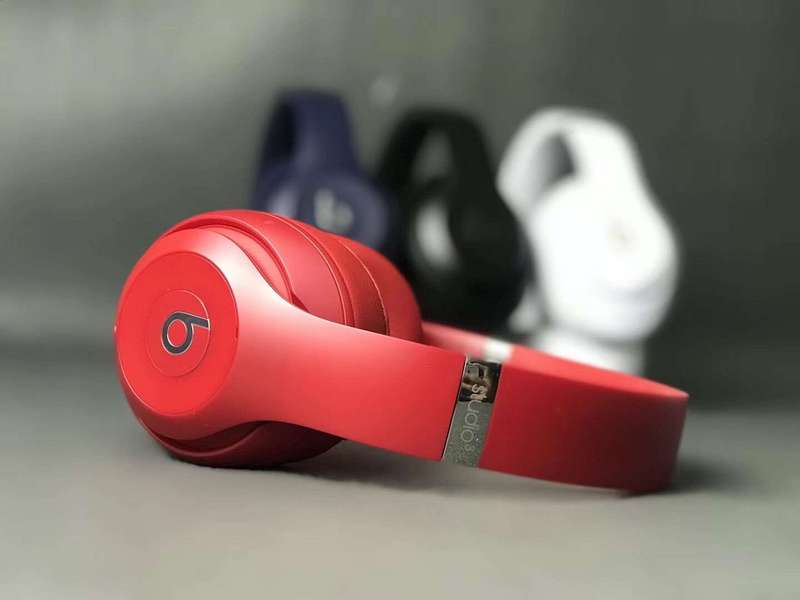 Monster Beats  studio wireless 3-010