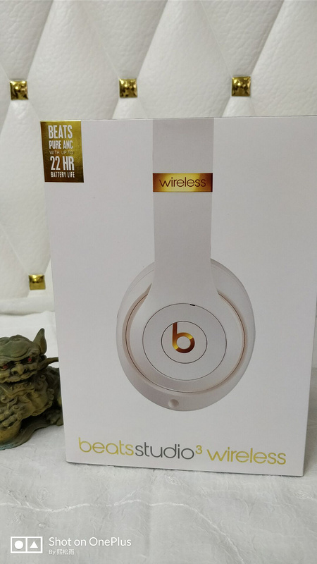 Monster Beats  studio wireless 3-011