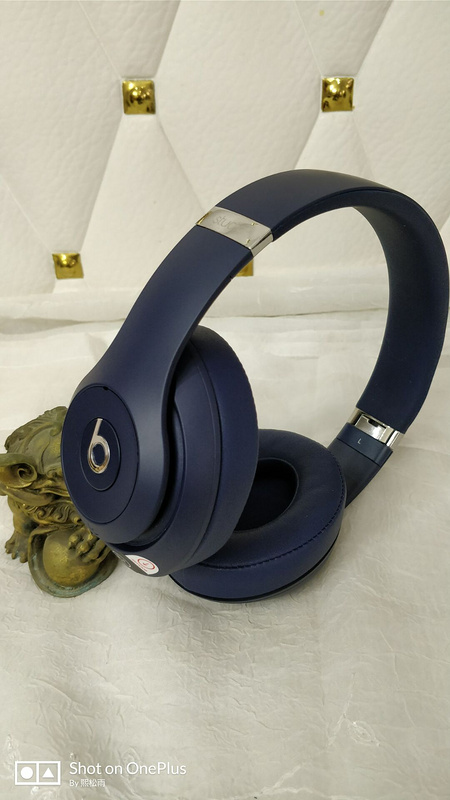 Monster Beats  studio wireless 3-013